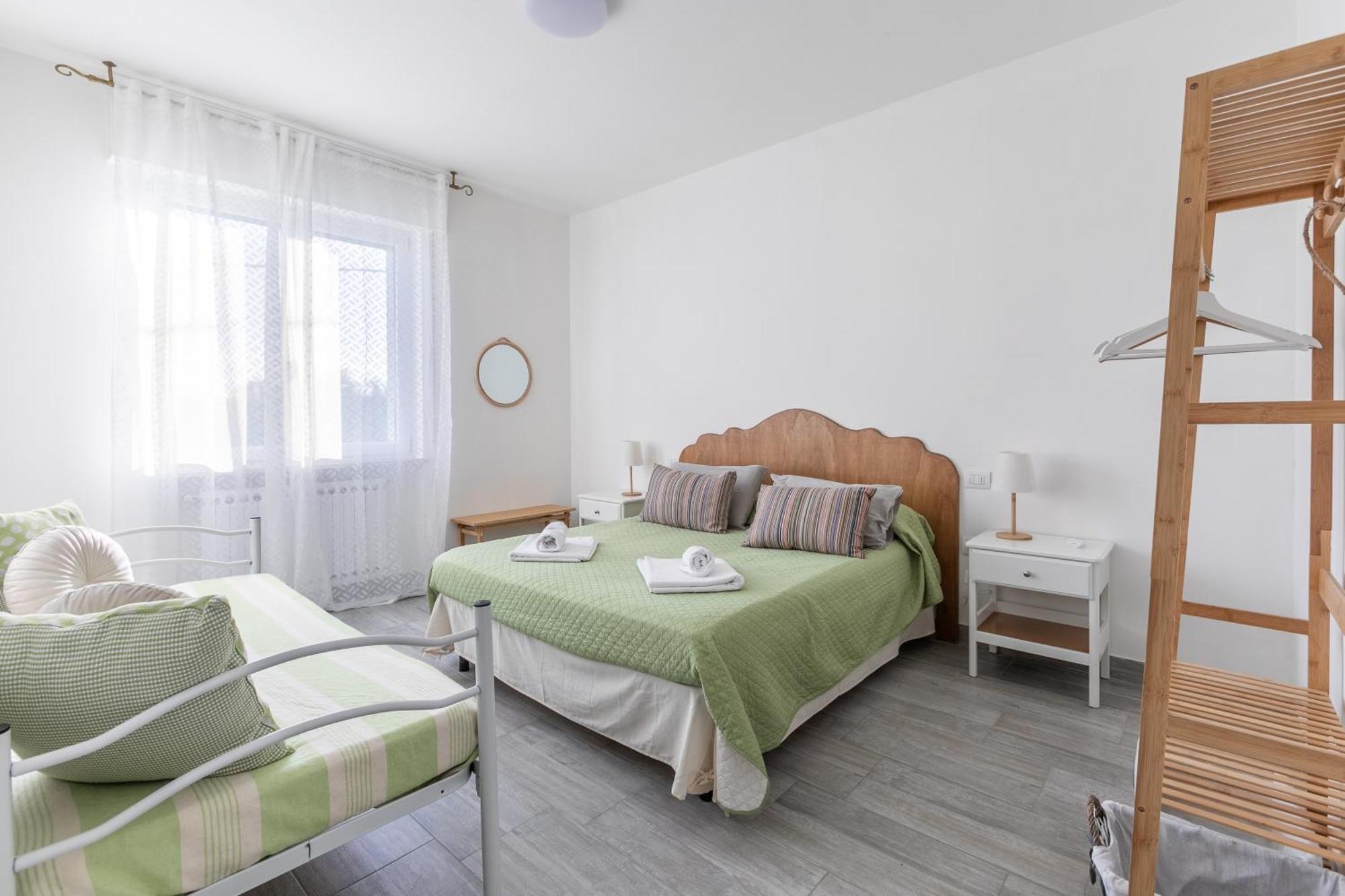 Bed Gold Lägenhet Castelnuovo del Garda Exteriör bild